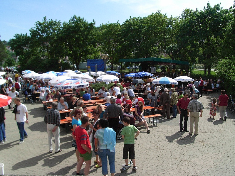 909 05 21 Marktplatzhocke (9).JPG